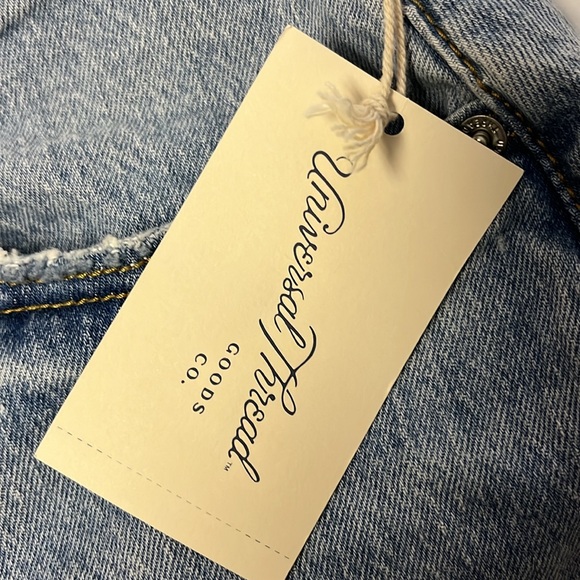 New! Women's High-Rise Denim Mini Skirt - Universal Thread -Light Wash -6 - Picture 6 of 8